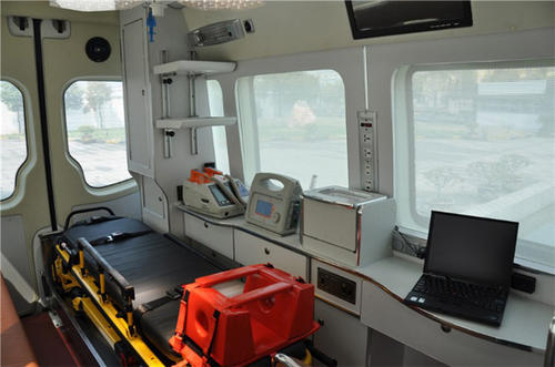 当涂县救护车内部